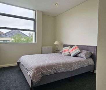 East Perth - Photo 6