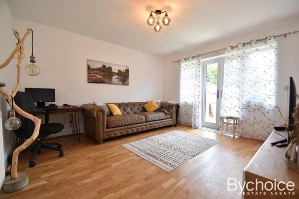 2 bedroom semi-detached bungalow to rent - Photo 1