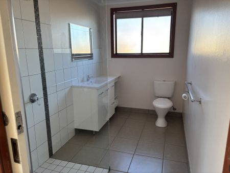 2/28 Brooke Street, East Devonport TAS 7310 - Photo 3