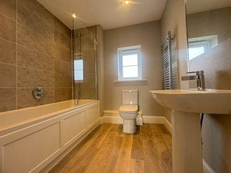 2 bedroom semi-detached house to rent - Photo 5