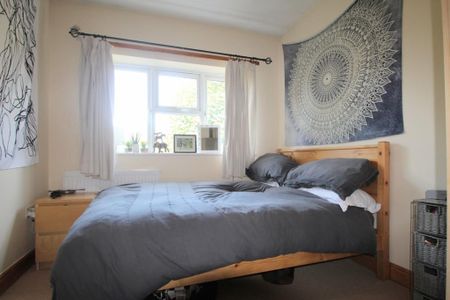 5 bedroom semi-detached house to rent - Photo 5