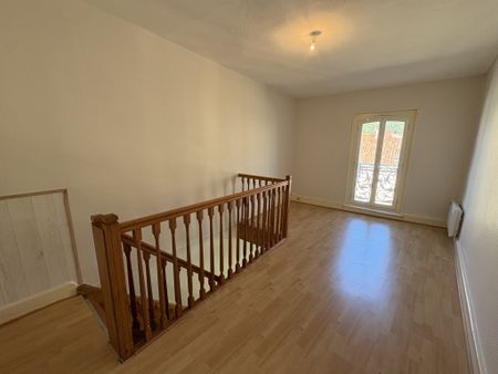 Location Appartement 3 pièces 83m² AGEN 47000 - Photo 3