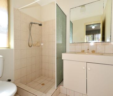 Spacious Family Home in Prime Location! - Photo 3