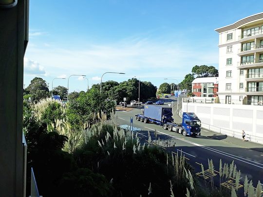 Resort Living in Desirable Parnell - Photo 1