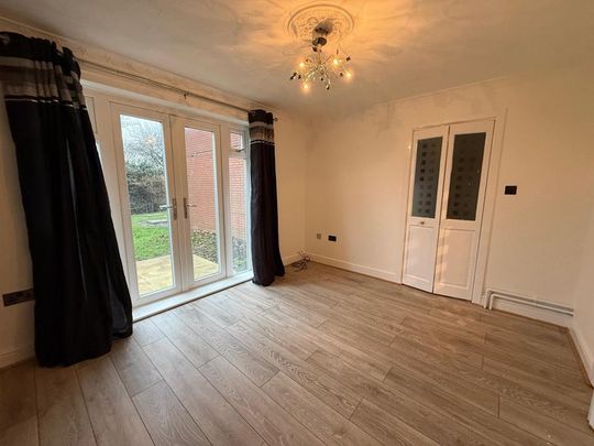 1 bedroom ground floor flat to rent - Photo 1