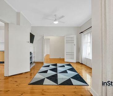 Charming Home in Quiet Idyllic Street - Photo 3