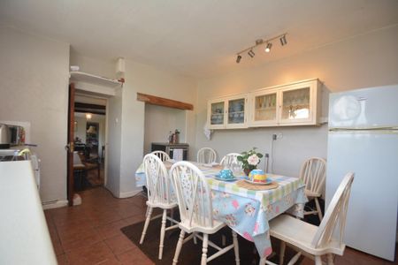 3 bedroom detached house to rent - Photo 5