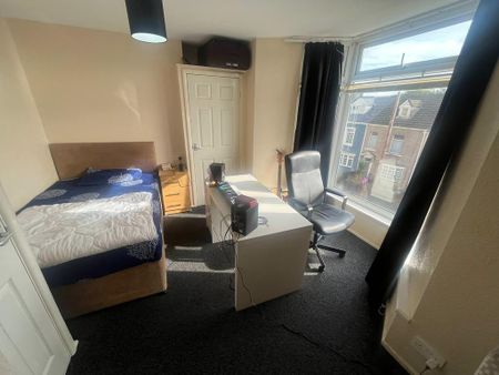 8 bedroom house share to rent - Photo 4