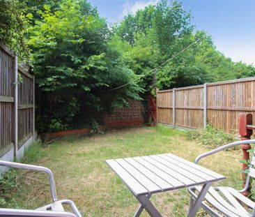 3 bedroom terraced house to rent - Photo 4