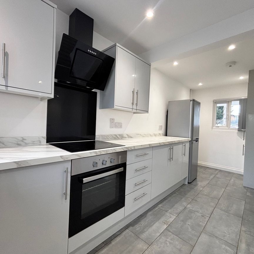 3 bedroom terraced house to rent - Photo 1