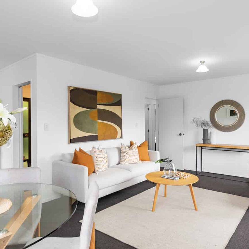 Te Atatu South - Two bedroom house - Photo 1