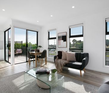 Near New, Low Maintenance & Great Location! - Photo 3