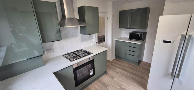 3 bedroom semi-detached house to rent - Photo 1