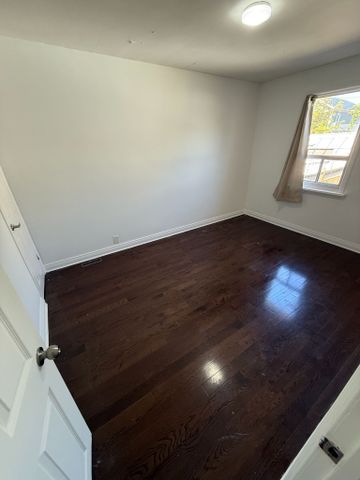 For Lease - 32 Belgravia Avenue Unit# Bedroom 1, Toronto, Ontario - Photo 5