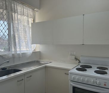 Studio apartment in ideal location! - Unfurnished - Photo 4