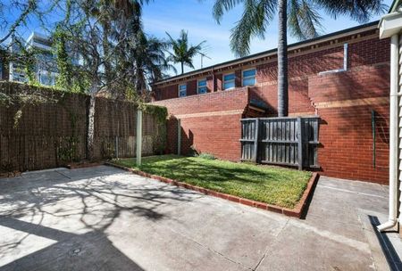 Register to Inspect / Original Charm Meets Modern Comfort on Alfred Street - Photo 2