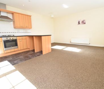 Cedar Apartments, Chaloner Grove, Wakefield - Photo 4