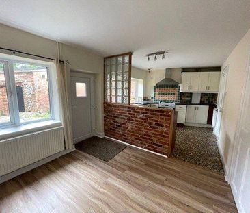 3 bedroom terraced house to rent - Photo 4