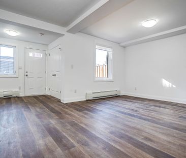 For Lease - 166 Vaughan Road Unit# Main & Basement, Toronto, Ontario - Photo 2