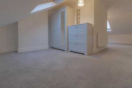 4 bedroom terraced house to rent - Photo 4