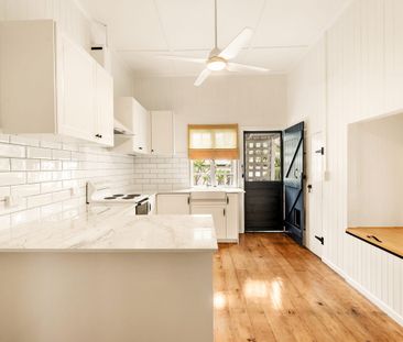 Charming Queenslander on the Hill - Light, Leafy and Full of Character - Photo 3