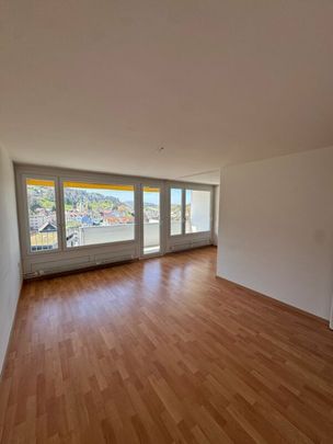 Spacious duplex in a central location in St. Margrethen - Photo 1