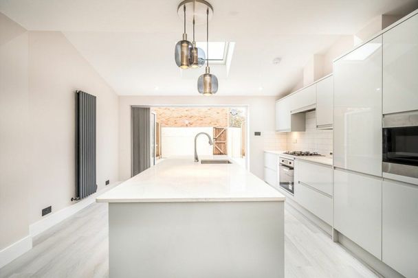 Yeomans Mews, Isleworth, TW7 - Photo 1