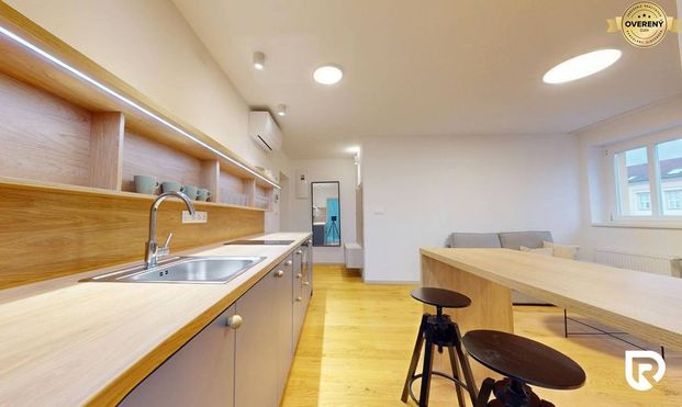 RentHub | Mestská vila | 2i byt | charakter & atmosféra | centrum - Fotografia 1