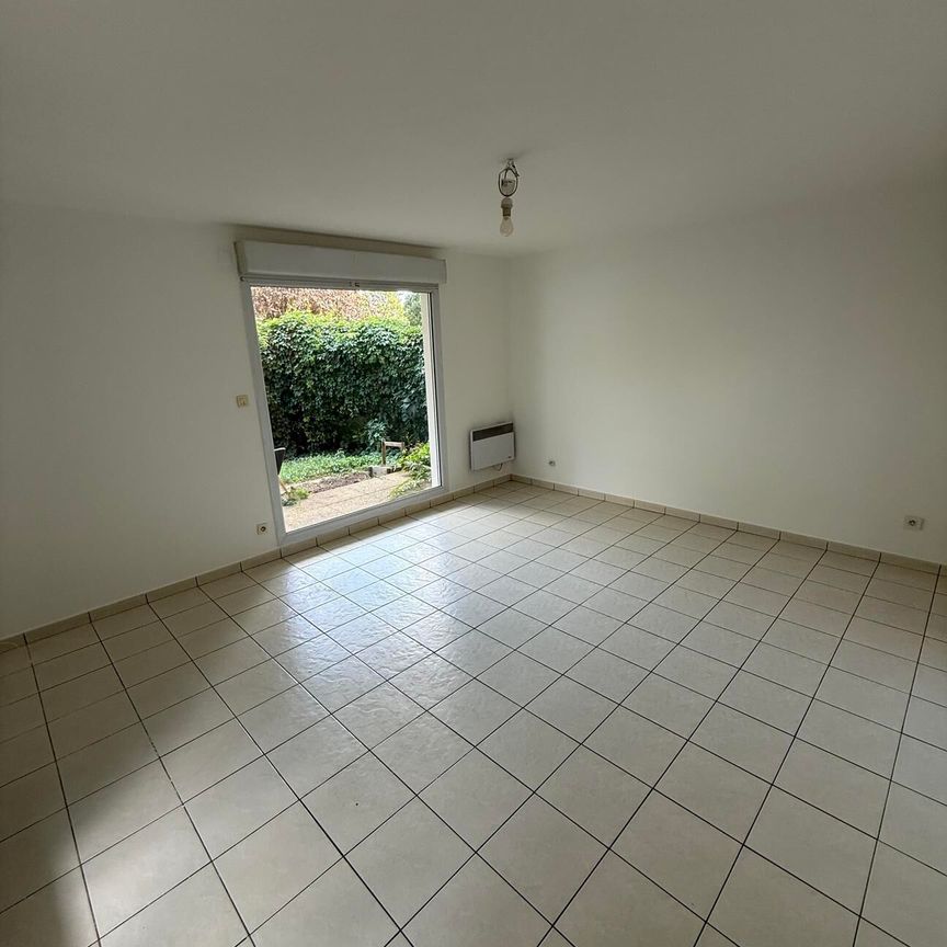Location Appartement 2 pièces 47m² STE FOY LES LYON 69110 - Photo 1