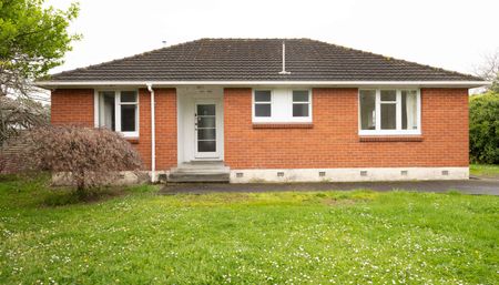 Brighton Crescent - Two Bedrooms - Photo 4