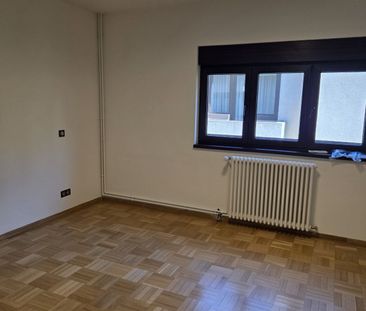 Vila renovata si consolidata, de inchiriat in Piata Dorobanti - Photo 3