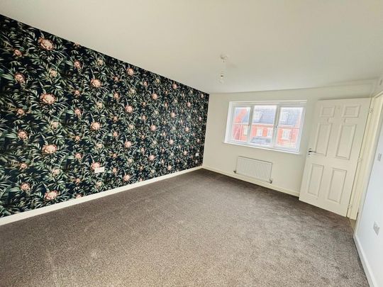 5 bedroom detached house to rent - Photo 1