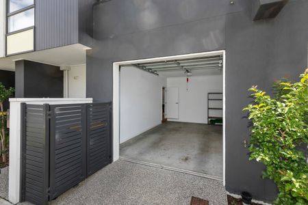 Modernise Your Lifestyle in this Convenient Gem - Photo 5