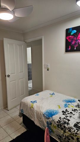 Shared House – 2 bedrooms available in independent Granny Flat - Photo 2