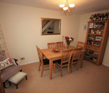2 bedroom semi-detached house to rent - Photo 4