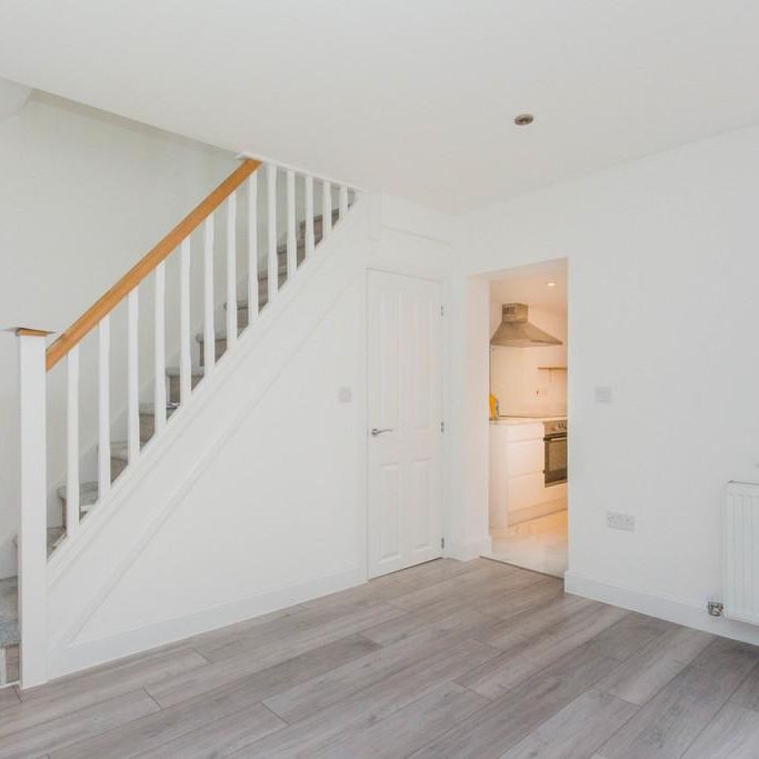 2 bedroom terraced house to rent - Photo 1