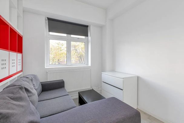 Benwell Road, Islington, London, N7 - Photo 1