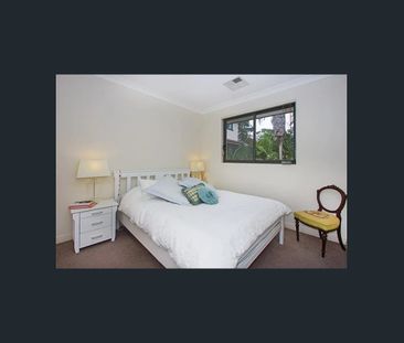 Spacious 3-Bedroom Apartment with Double Parking in Prime Willoughb... - Photo 4