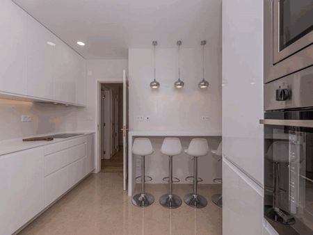 Apartamento T3 para arrendamento sem móveis com piscina e jardim no Rato em Lisboa - Photo 2