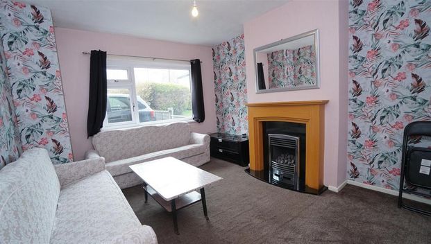 3 bedroom semi-detached house to rent - Photo 1