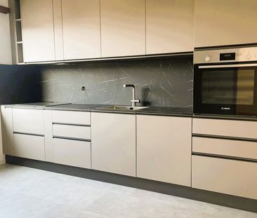 MENDRISIO – RISTRUTTURATO CON VISTA APERTA ED AMPI SPAZI - Photo 4