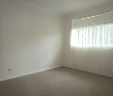 Spacious 2 Bedroom Unit with Reverse Cycle Heating & Air Conditioning - Photo 3