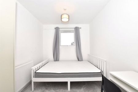 4 bedroom terraced house to rent - Photo 4