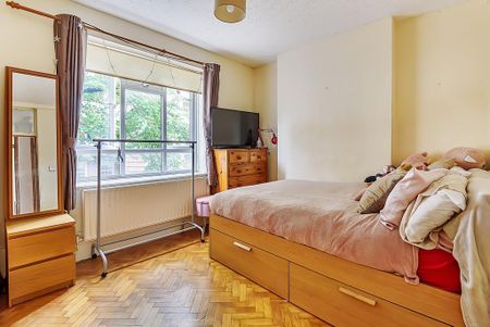 3 bedroom flat to rent - Photo 3