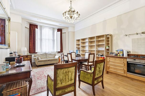 Birch Lodge, 21 Copse Hill, London, SW20 ground floor flat to rent - Photo 1