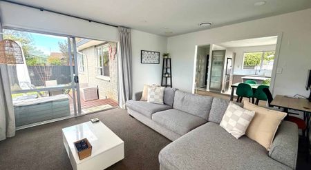 FULLY FURNISHED IMMACULATE FAMILY HOME - Photo 5