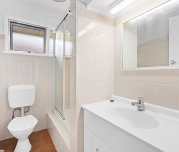 Stylish and Low-Maintenance Two Bedroom Unit in Keiraville - Photo 3