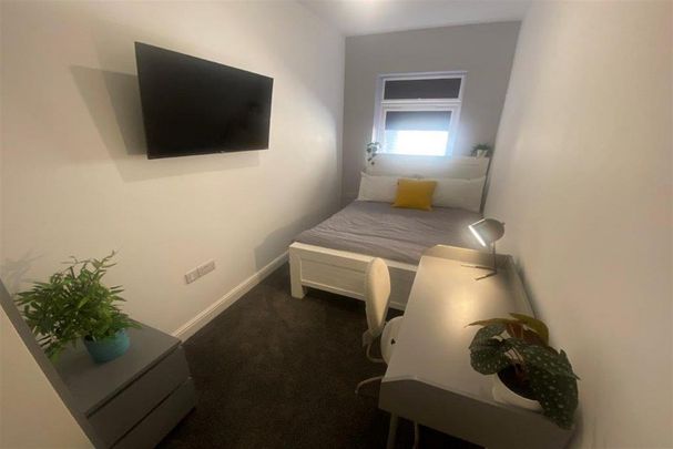 1 bedroom in a flat share to rent - Photo 1