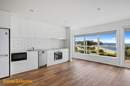 Outstanding recently renovated 1 bedroom apartment! - Photo 4