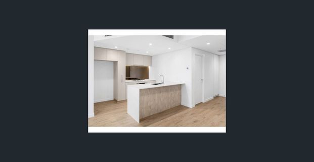 *Unfurnished* beautiful 2b2b apartment, with balcony & river views - Photo 1